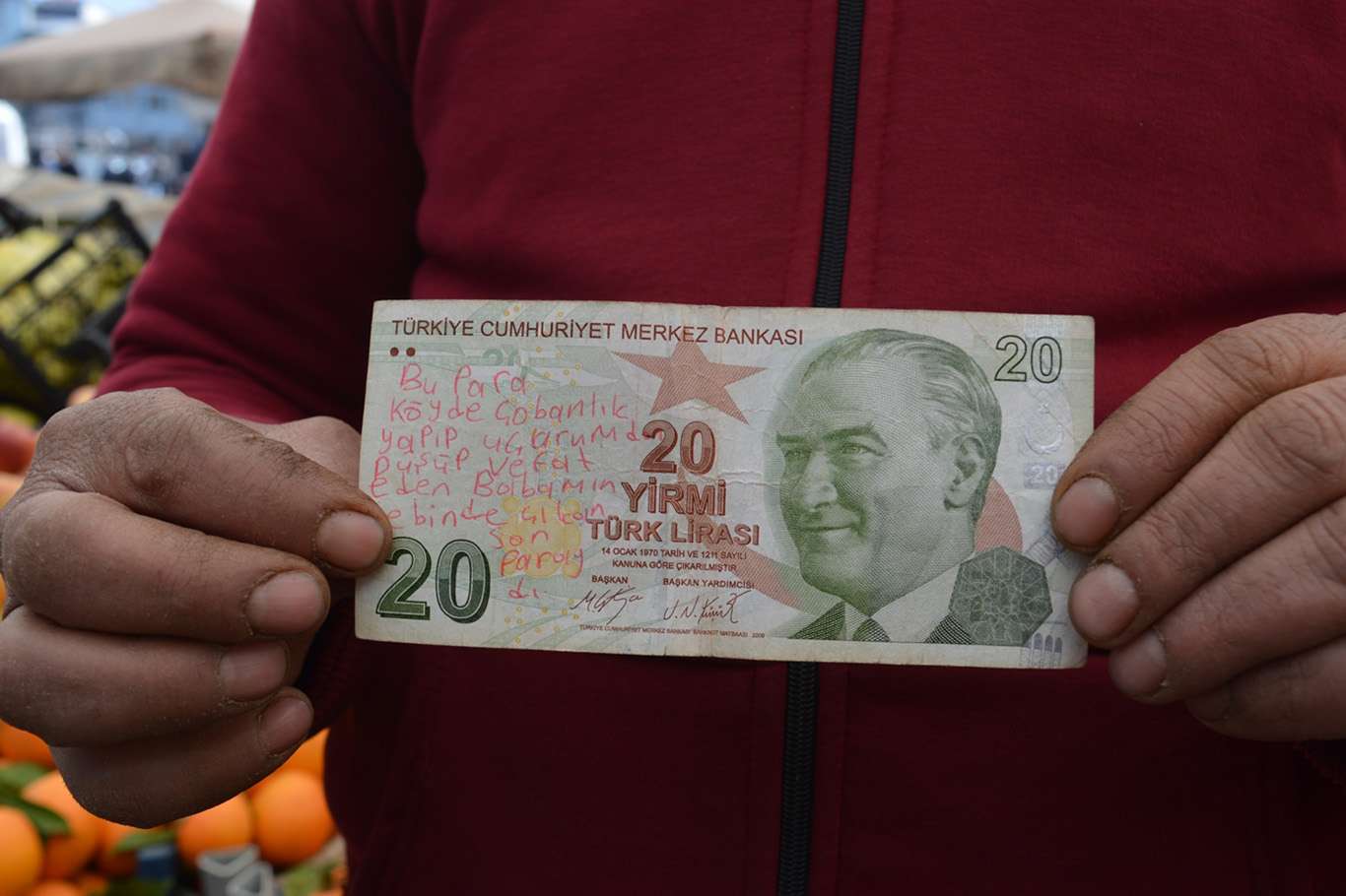 Pazarcı esnafını duygulandıran olay Pazarcı esnafını duygulandıran olay